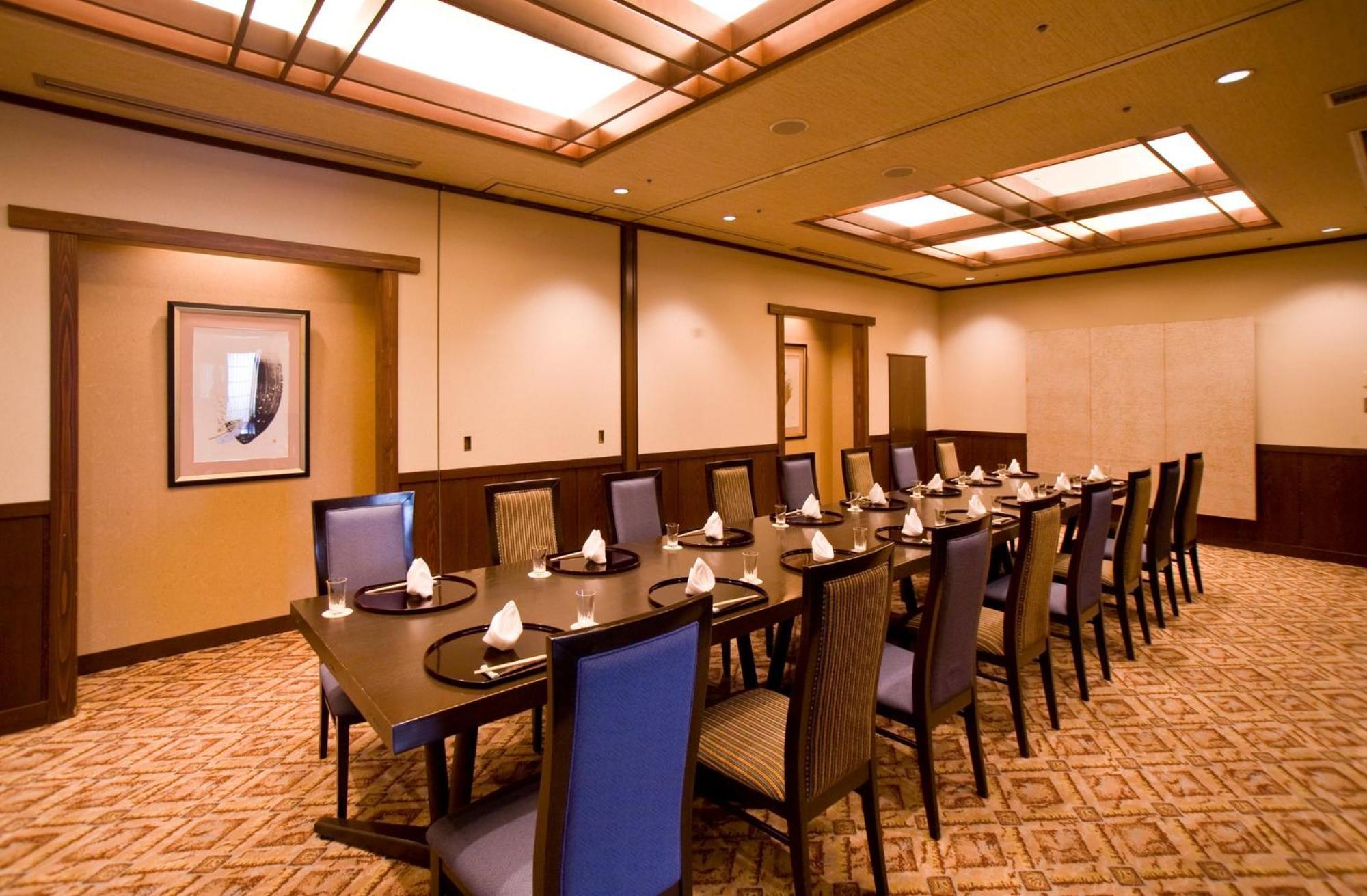 Ana Crowne Plaza Toyama By Ihg Hotel Bagian luar foto