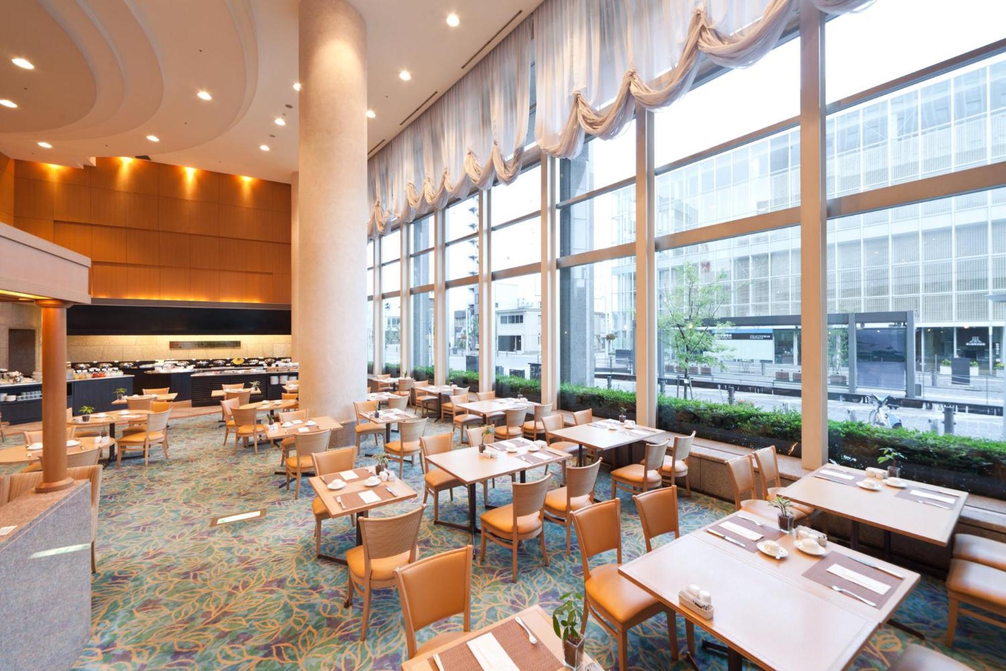 Ana Crowne Plaza Toyama By Ihg Hotel Bagian luar foto
